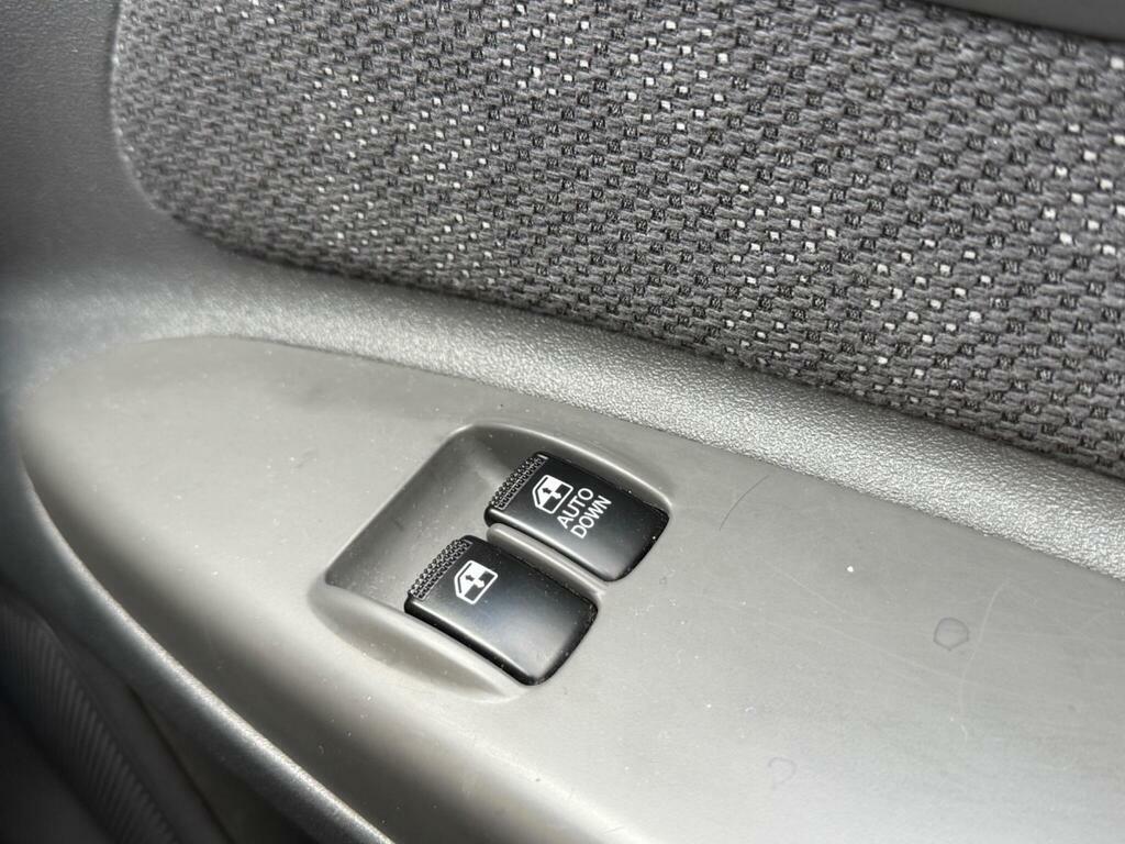 Kia RIO Hatchback Silver #18