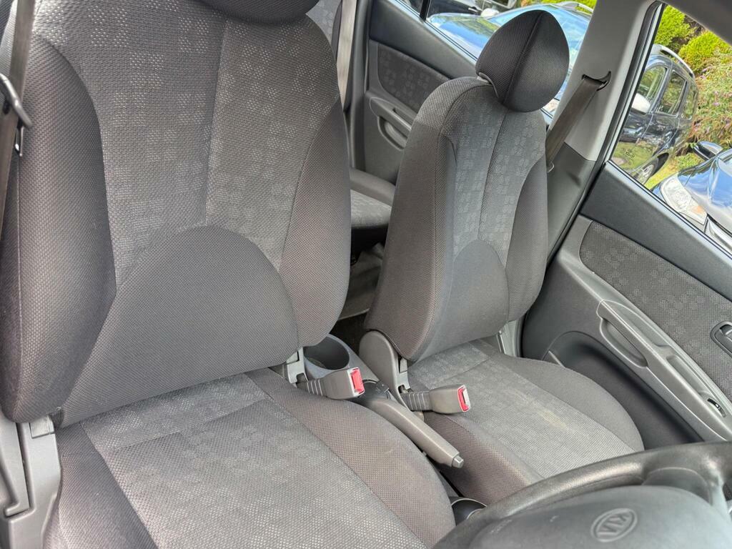 Kia RIO Hatchback Silver #11