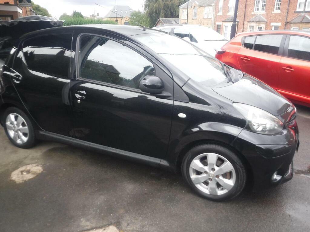 Toyota Aygo 1.0 Vvt-i Fire Euro 5 Black #4