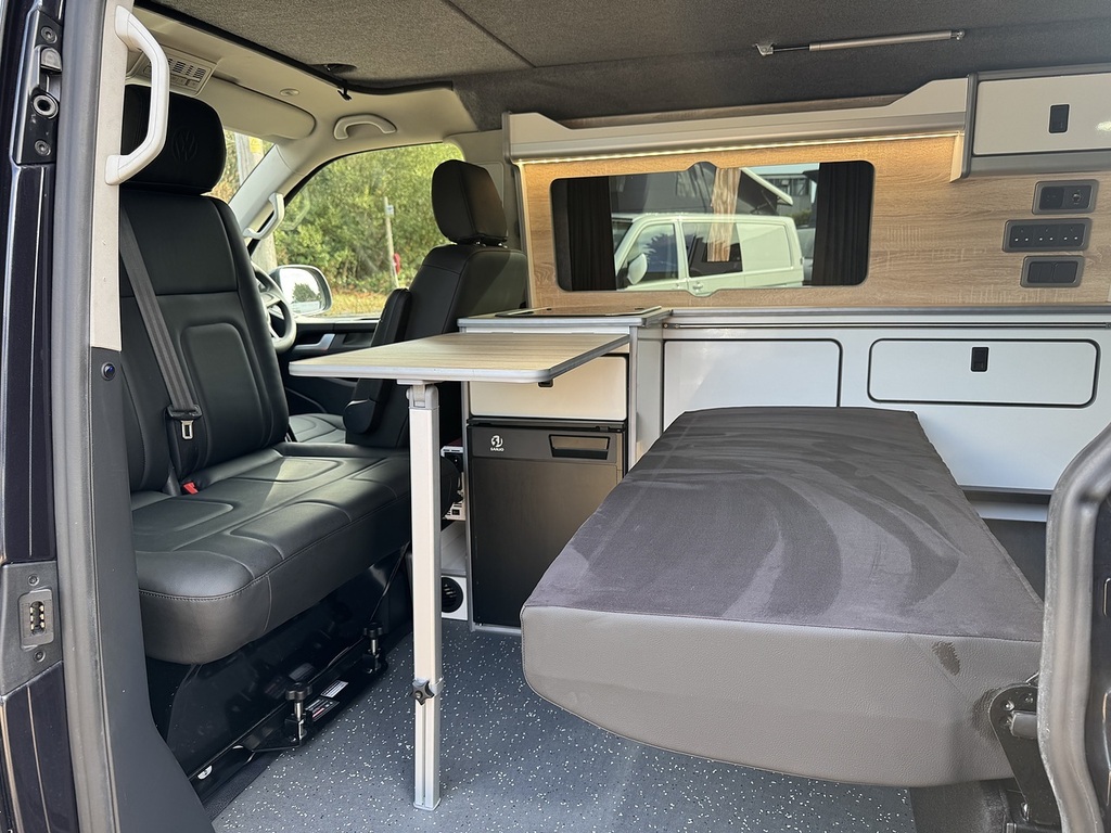 Volkswagen Transporter Panel Van Yellow #16