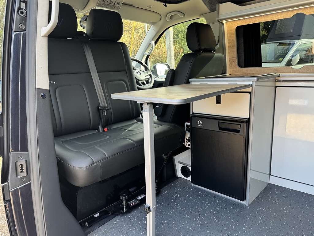 Volkswagen Transporter T6 T32 150 Dsg Swb Blue #2