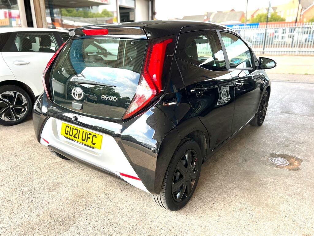 Toyota Aygo 1.0 Vvt-i X-play Euro 6 Safety Sense Black #6