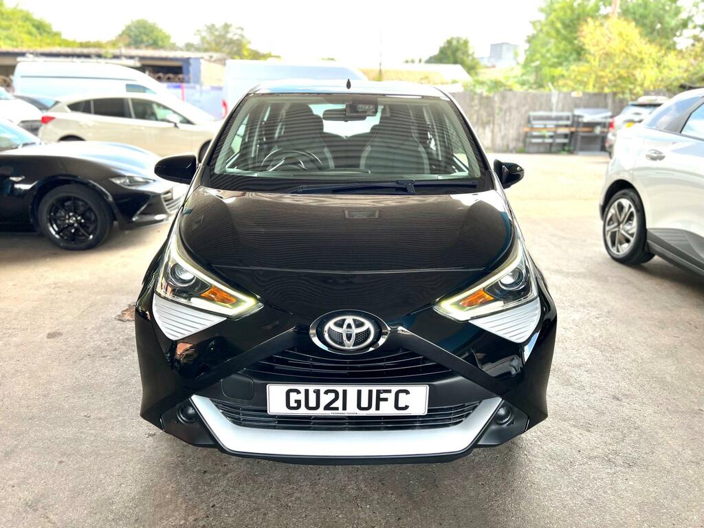 Toyota Aygo 1.0 Vvt-i X-play Euro 6 Safety Sense Black #2