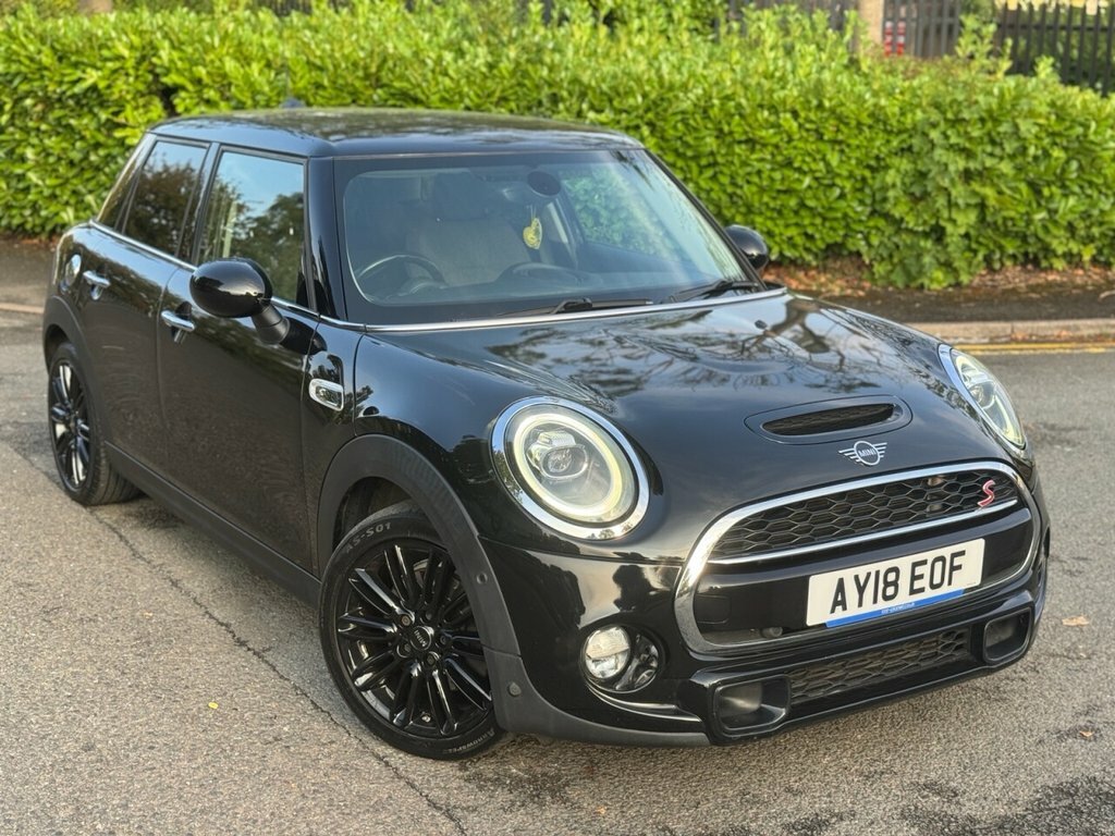 Mini Hatch Cooper S AY18EOF Black