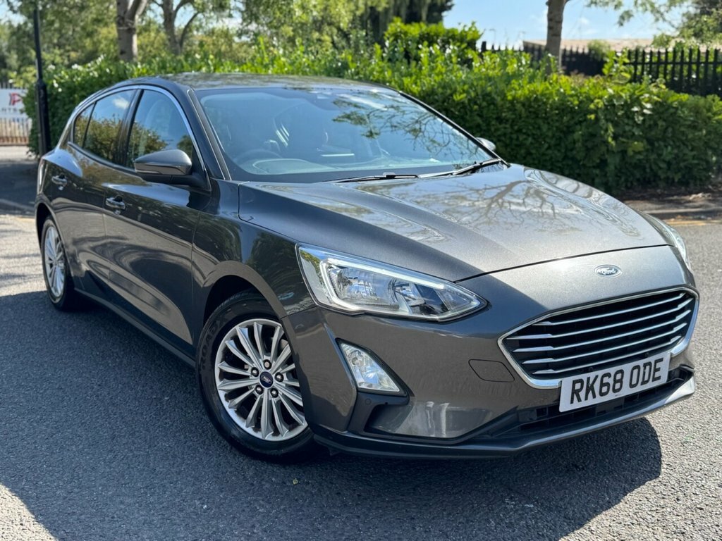 Ford Focus 1L Titanium RK68ODE Grey