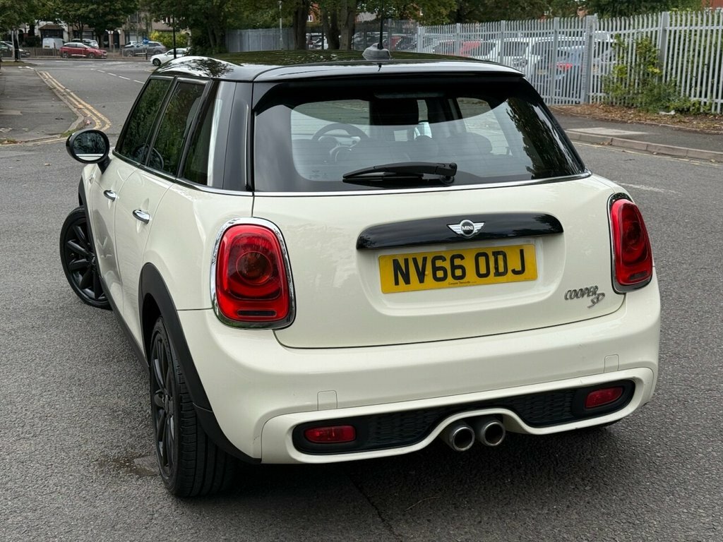Mini Hatch 2L Cooper Sd White #5