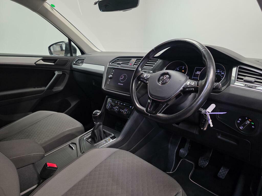 Volkswagen Tiguan 2.0 Tdi Se Navigation Euro 6 Ss VN68EZB Grey #4