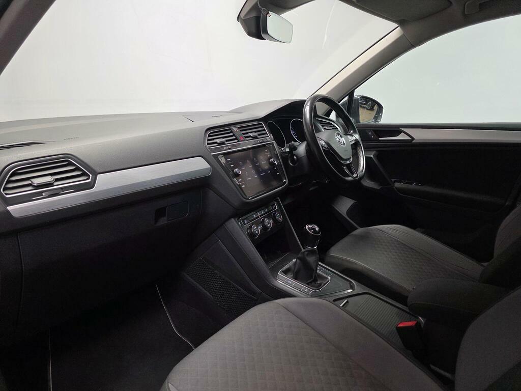 Volkswagen Tiguan 2.0 Tdi Se Navigation Euro 6 Ss VN68EZB Grey #6