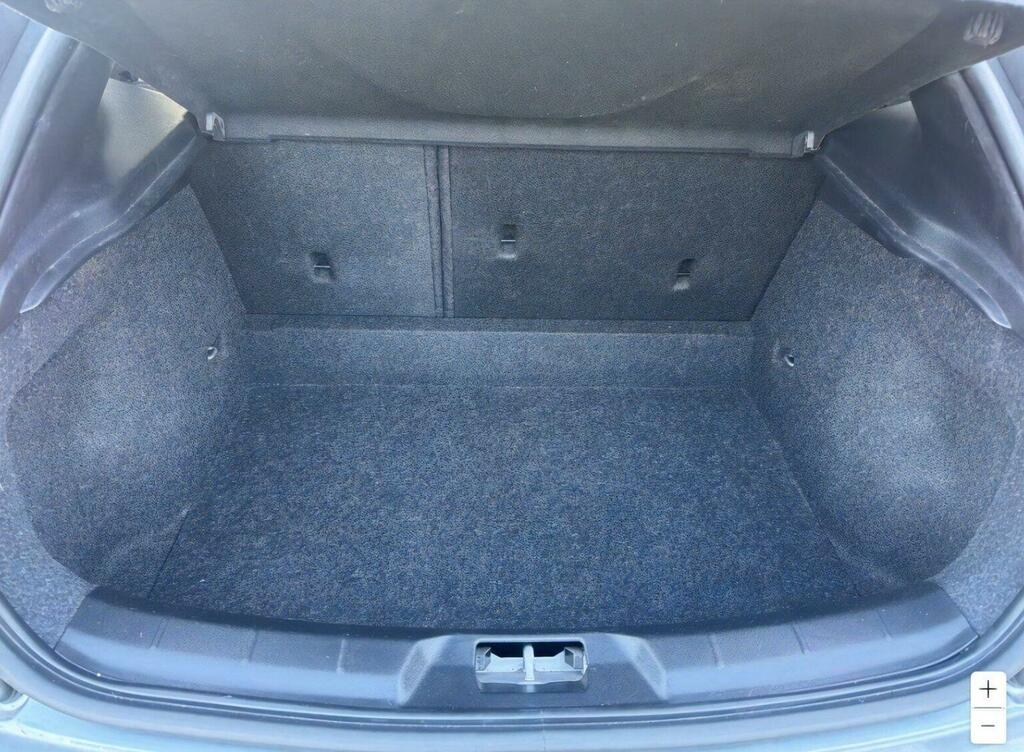 Volvo V40 T2 Momentum Rear Camera, Cruise More Grey #7