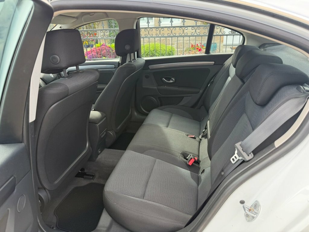 Renault Laguna Tomtom Edition White #22