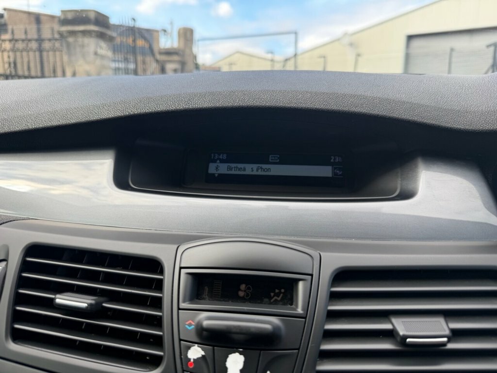 Renault Laguna Tomtom Edition White #27