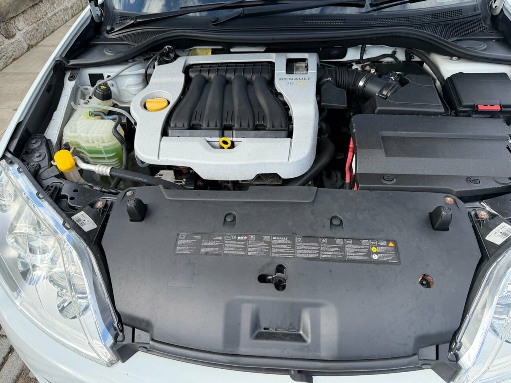 Renault Laguna Tomtom Edition White #21