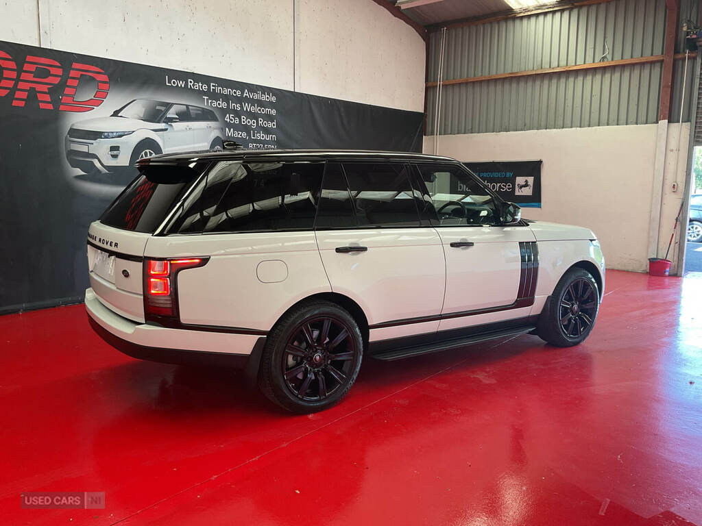 Land Rover Range Rover 3.0 Tdv6 Vogue White #3