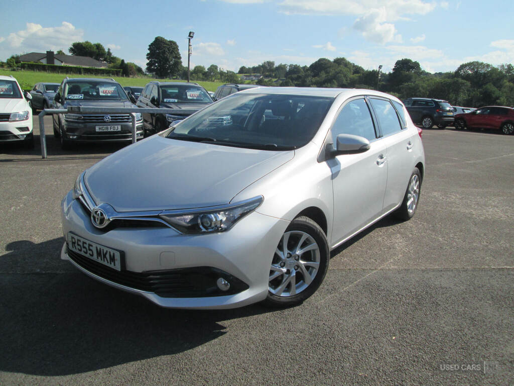 Toyota Auris 1.6 D-4d Business Edition Silver #2