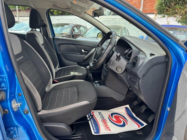Dacia Sandero Stepway 2017 0.9 Tce Laureate Euro 6 Ss RJ17WLE Blue #3