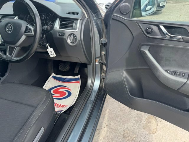 Skoda Rapid Spaceback 1.2 Tsi 110 Se Tech Red #42