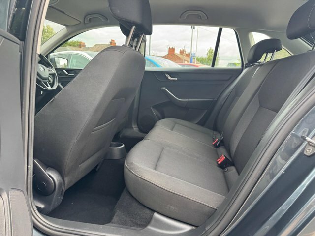 Skoda Rapid Spaceback 1.2 Tsi 110 Se Tech Red #32