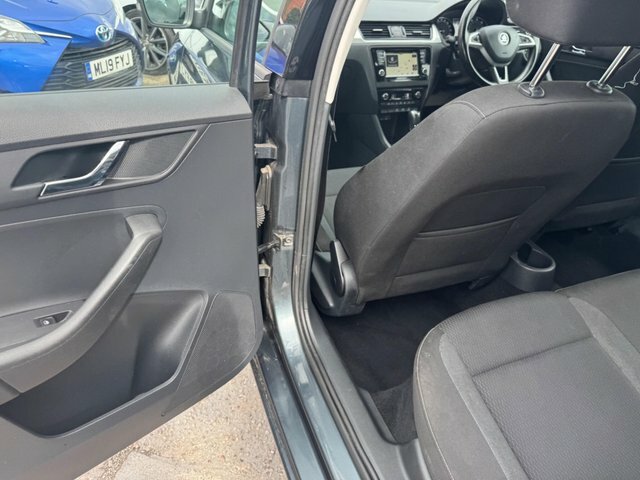 Skoda Rapid Spaceback 1.2 Tsi 110 Se Tech Red #30