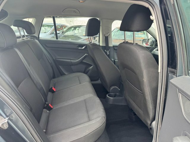 Skoda Rapid Spaceback 1.2 Tsi 110 Se Tech Red #39