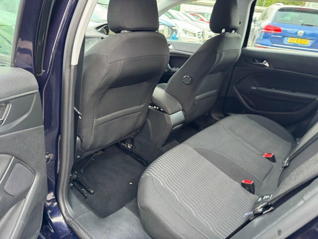 Peugeot 308 Active Red #17