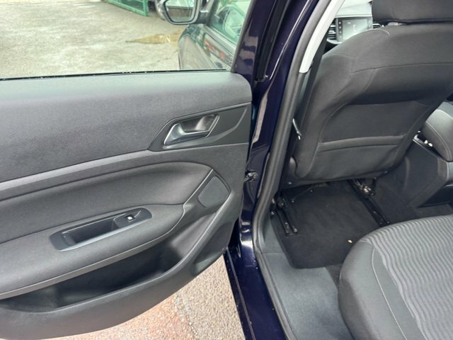 Peugeot 308 Active Red #18