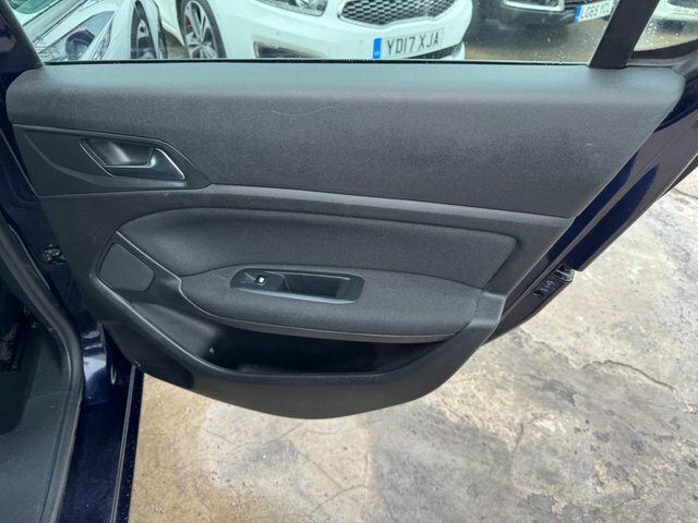 Peugeot 308 Active Red #23