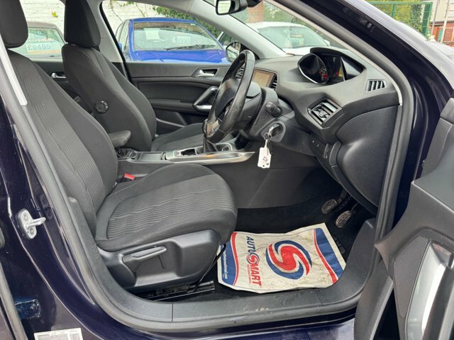 Peugeot 308 Active Red #28
