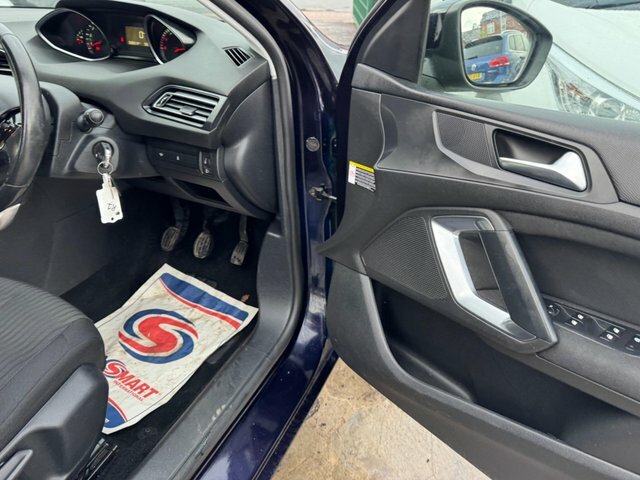 Peugeot 308 Active Red #26