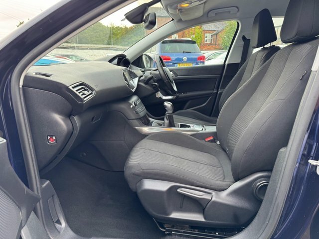 Peugeot 308 Active Red #12