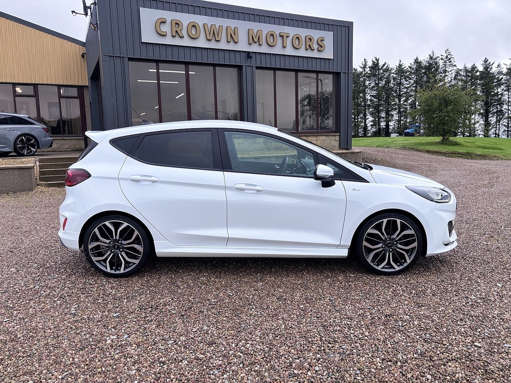 Ford Fiesta Hatchback SW72PXV White #3
