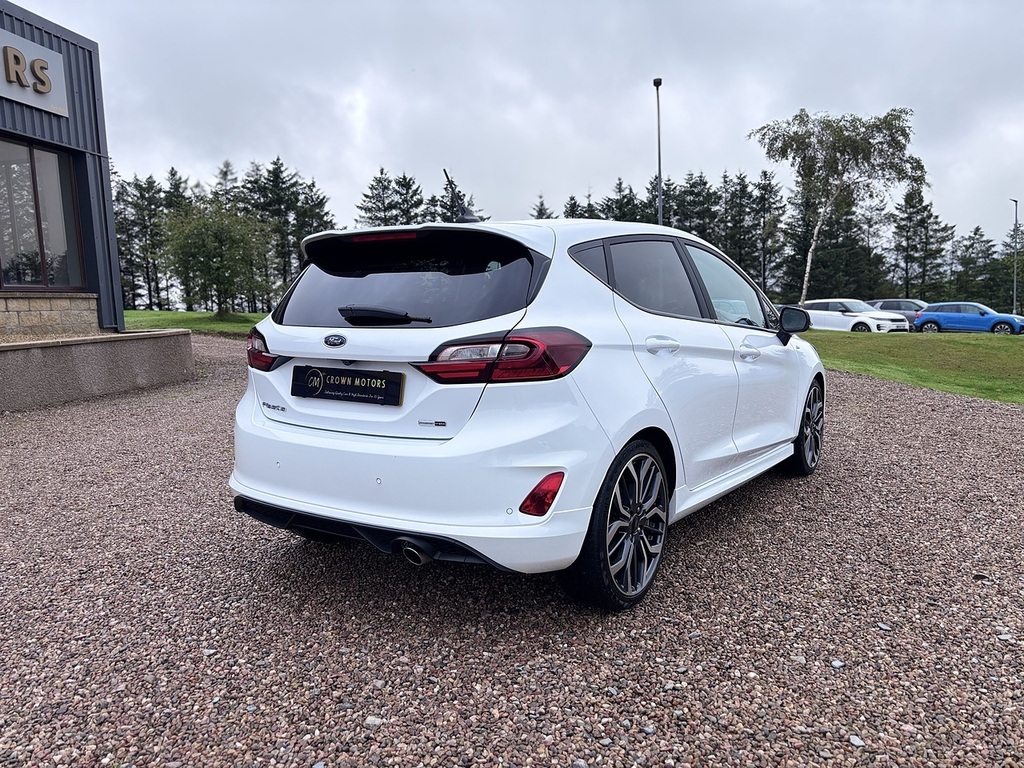 Ford Fiesta Hatchback SW72PXV White #4