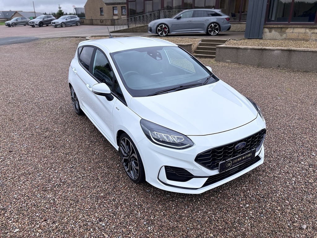 Ford Fiesta Hatchback SW72PXV White #2