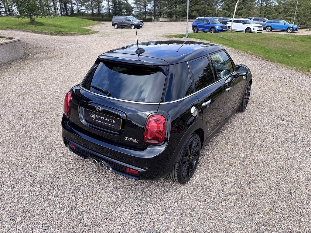 Mini Hatch Cooper S Exclusive YG20VKC Black #5