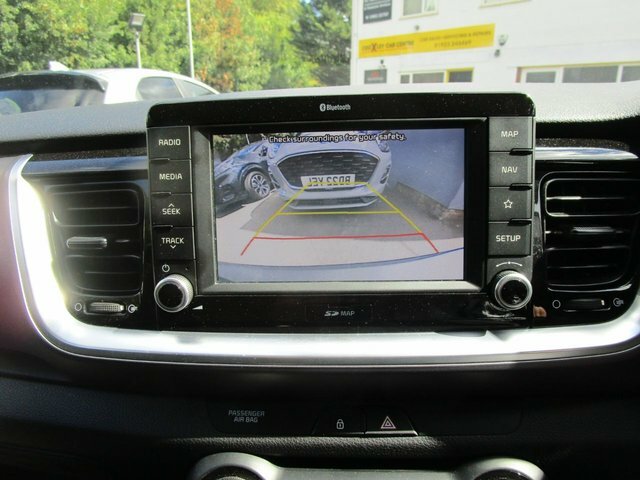 Kia Stonic Mixx Isg White #25