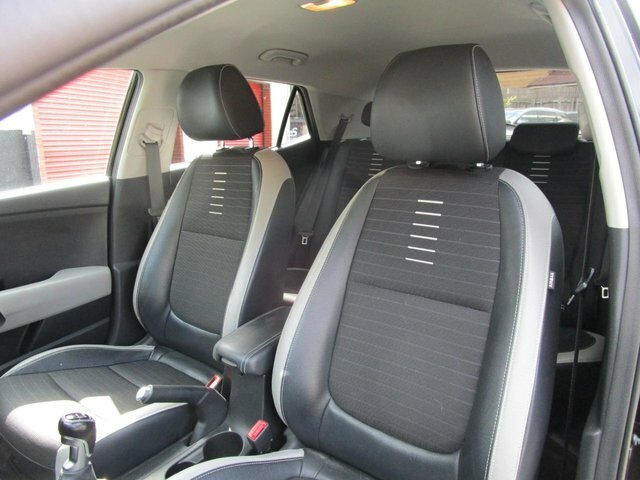 Kia Stonic Mixx Isg White #14