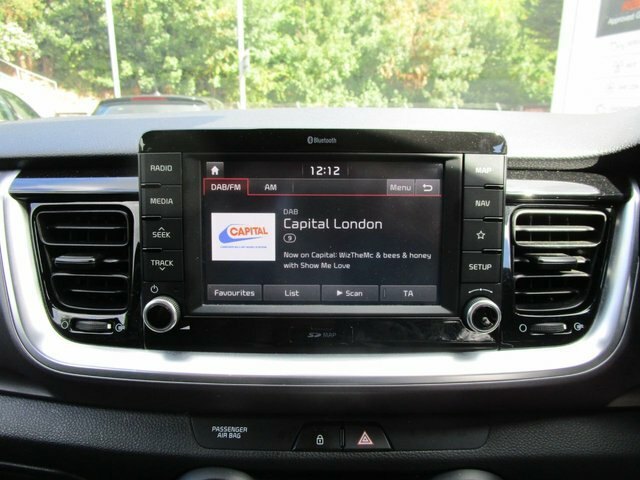 Kia Stonic Mixx Isg White #24