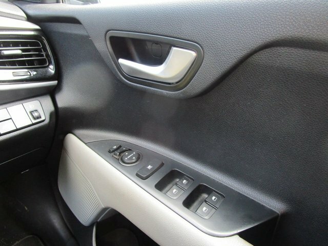 Kia Stonic Mixx Isg White #17