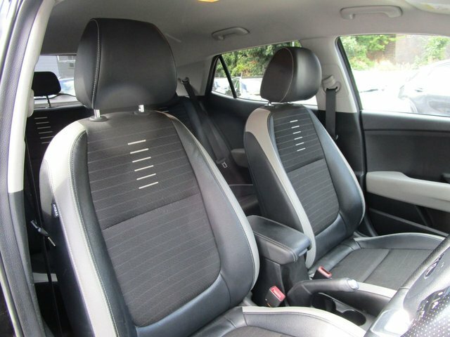 Kia Stonic Mixx Isg White #9