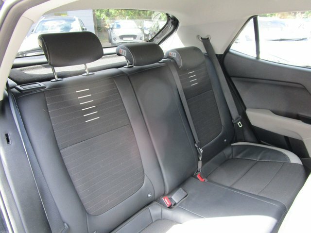 Kia Stonic Mixx Isg White #10