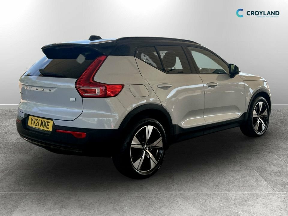 Volvo XC40 1.5L R-design YV21MWE Silver #3