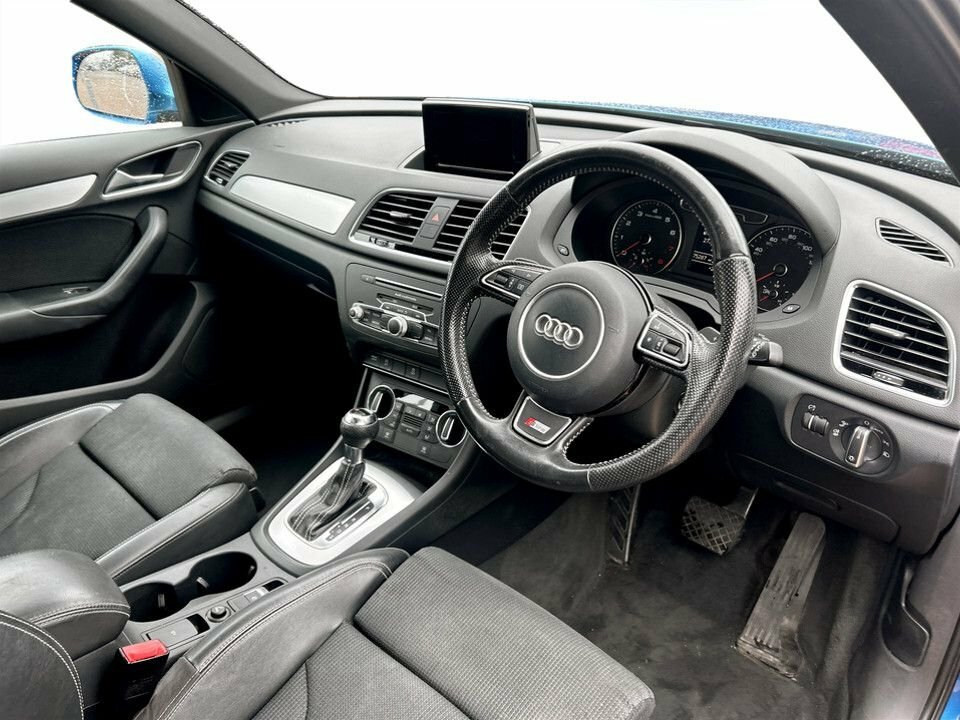 Audi Q3 1.4L S Line YS66UBR Blue #5