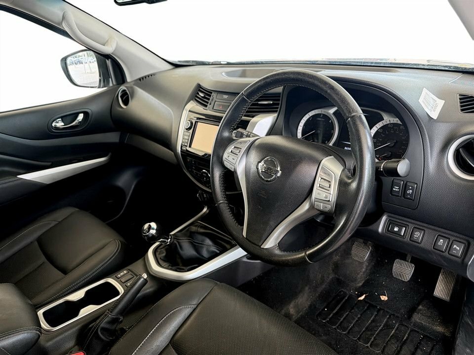 Nissan Navara 2L Tekna Silver #5