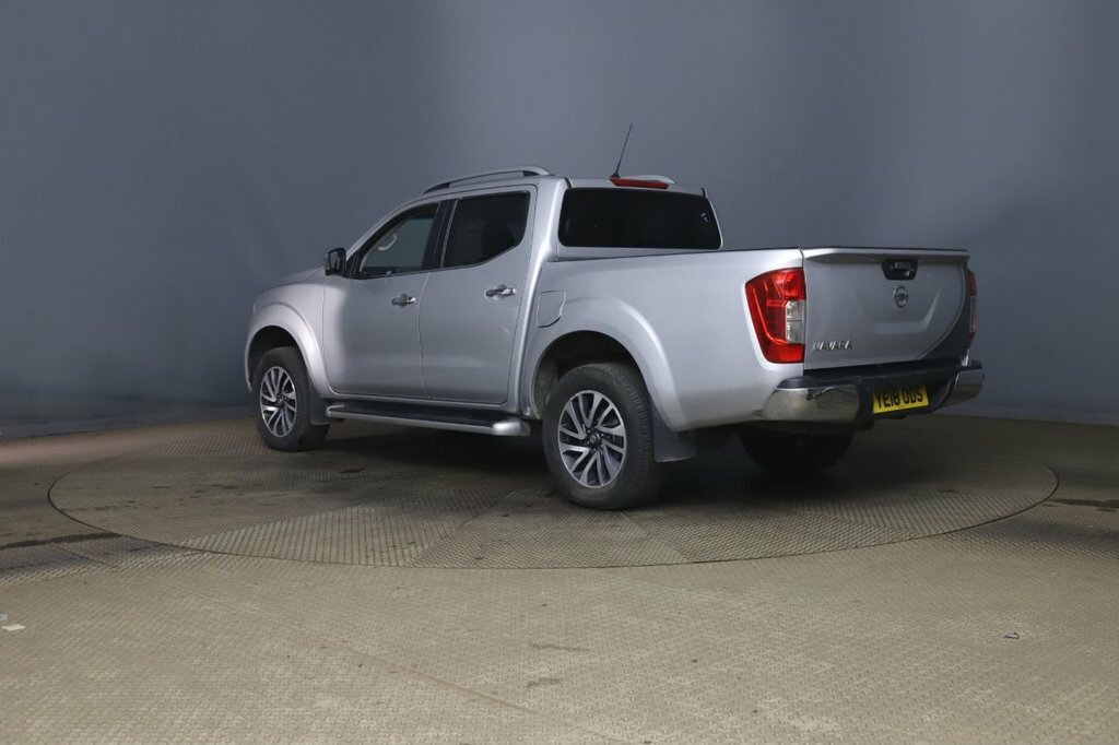 Nissan Navara 2L Tekna Silver #6