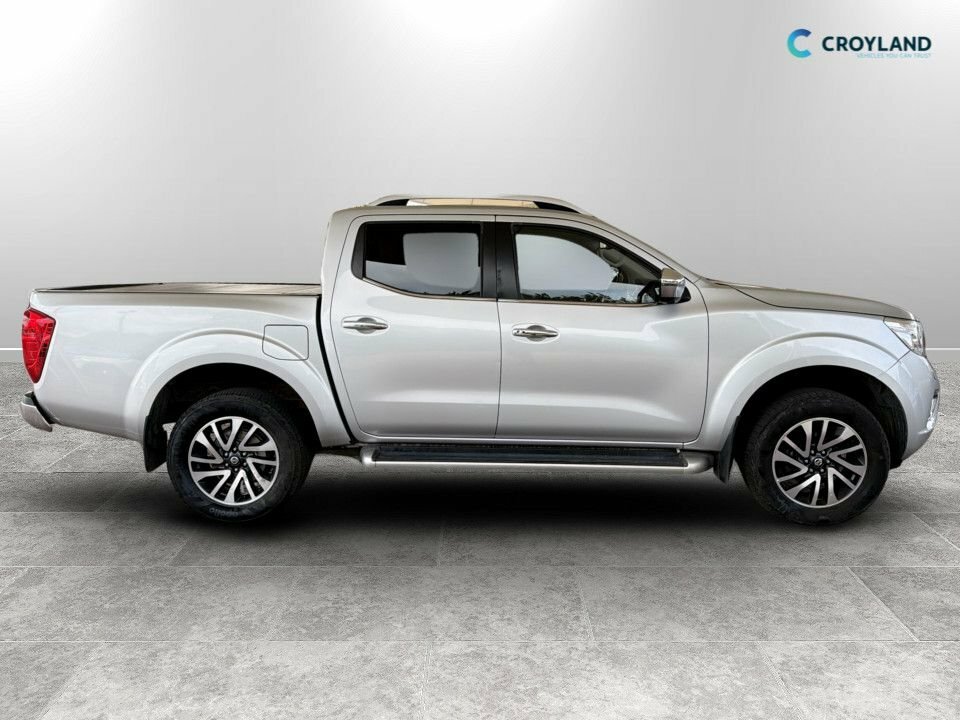Nissan Navara 2L Tekna Silver #2