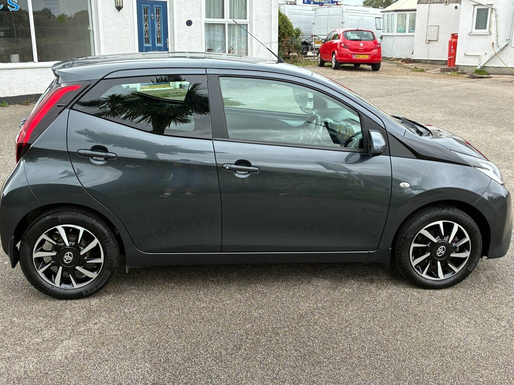 Toyota Aygo Hatchback #5