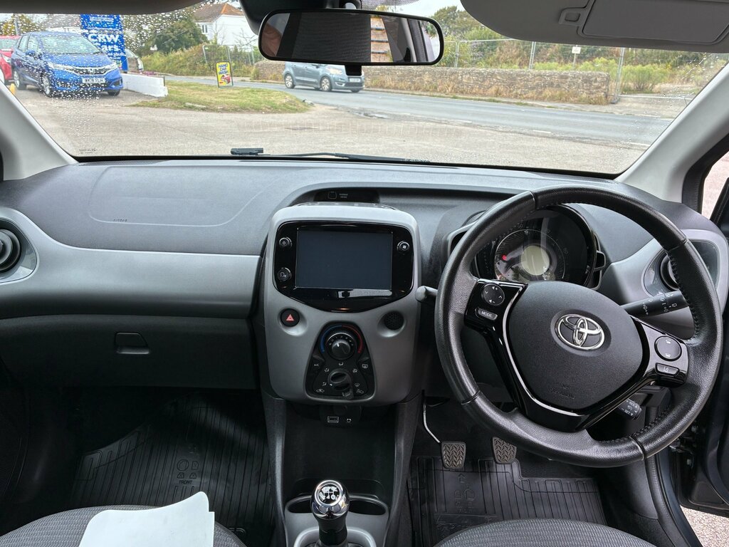 Toyota Aygo Hatchback #9