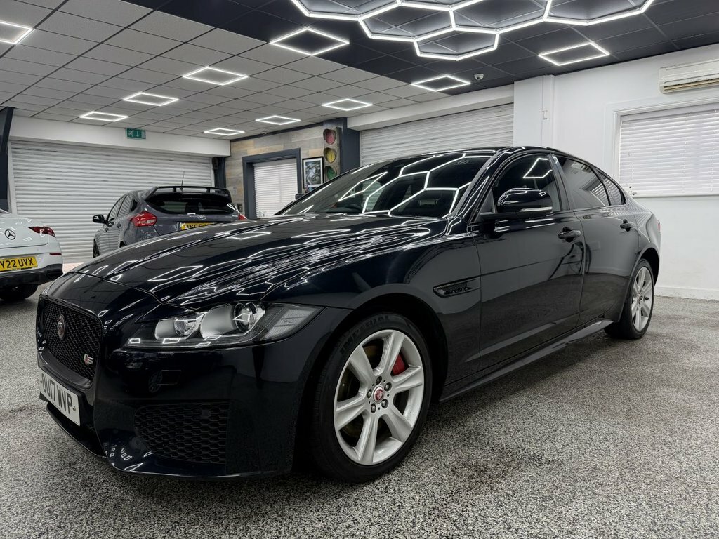 Jaguar XF 3L S OU17WVP Black #6