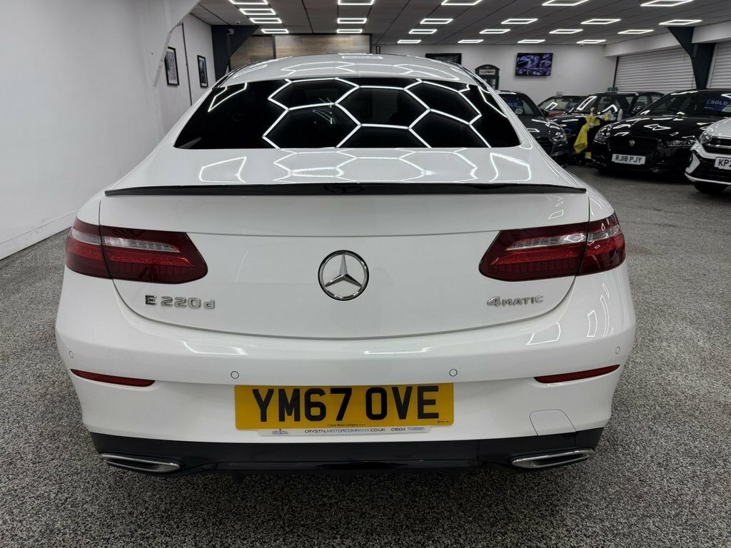 Mercedes-Benz E Class 2L Amg Line White #4