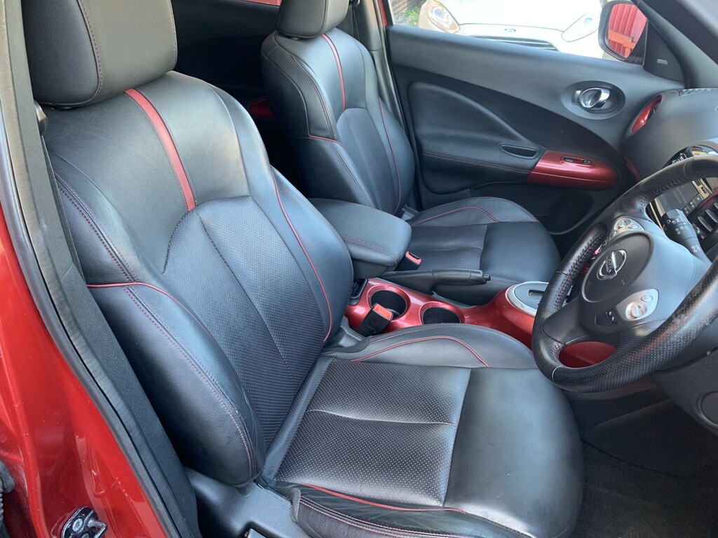 Nissan Juke 1.6 Tekna BD66BZW Red #2