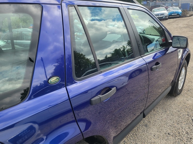 Land Rover Freelander Td4 E S Blue #13